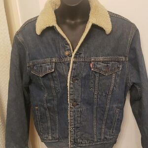 VINTAGE Levi's Standard Trucker Men's Denim Jacket with Sherpa Lining SZ L